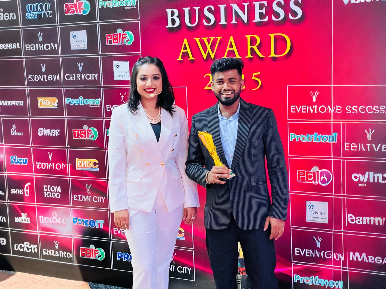 {"data":{"pictureId":"5dfecc268dd543e0a20434fa2a40f319","appversion":"4.2.0","stickerId":"","filterId":"","infoStickerId":"","imageEffectId":"","playId":"","activityName":"","os":"android","product":"retouch","exportType":"","editType":"","alias":""},"source_type":"hypic","tiktok_developers_3p_anchor_params":"{"client_key":"awgvo7gzpeas2ho6","template_id":"","filter_id":[]}"}