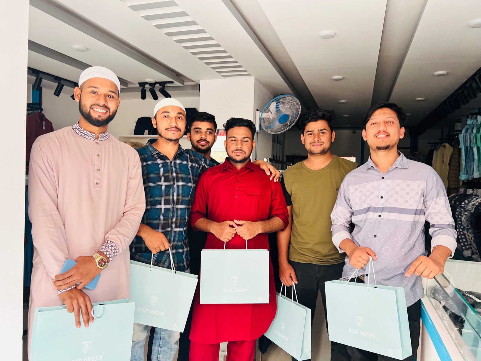 {"data":{"pictureId":"a7c26023291845a7953cb1e222ed2810","appversion":"4.2.0","stickerId":"","filterId":"","infoStickerId":"","imageEffectId":"","playId":"","activityName":"","os":"android","product":"retouch","exportType":"","editType":"","alias":""},"source_type":"hypic","tiktok_developers_3p_anchor_params":"{"client_key":"awgvo7gzpeas2ho6","template_id":"","filter_id":[]}"}